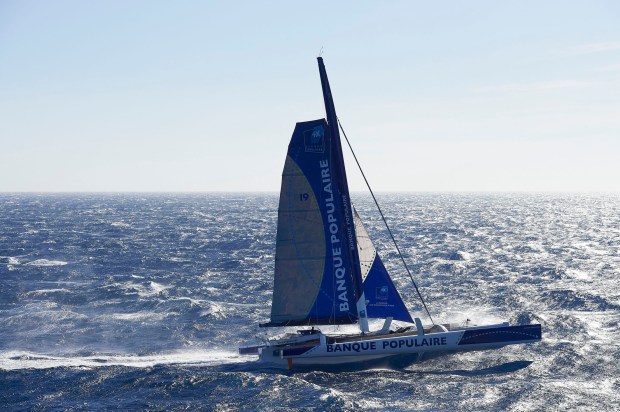 110913- NAVIGATION DU TRIMARAN MAXI SOLO BANQUE POPULAIRE VII AU LARGE DE MARSEILLE, SKIPPER : ARMEL LE CLEAC'H